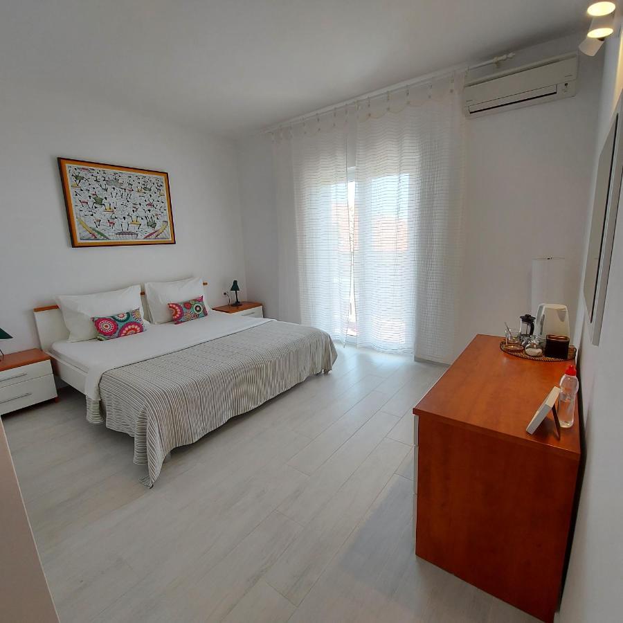 Guest House Mediterranean Hvar Town Bagian luar foto