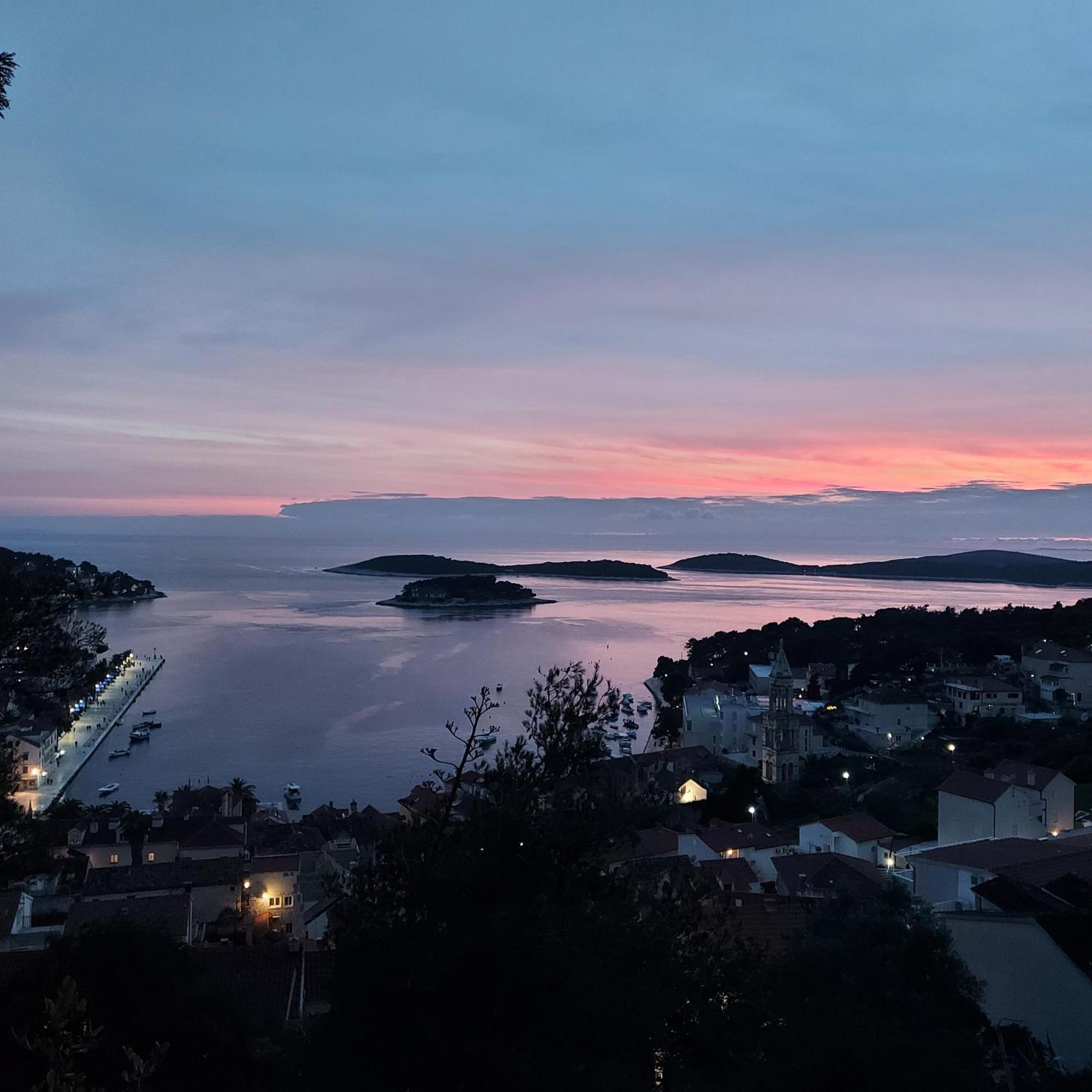 Guest House Mediterranean Hvar Town Bagian luar foto